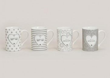 Bögre szív mintával porcelán 10cm krém 4 féle