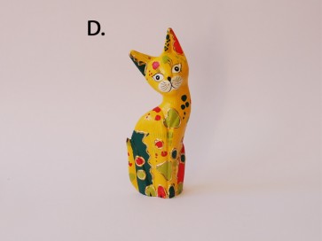 Fa állatszobrok vegyesen (D)cica, fej jobbra dõl,sárga