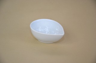 Kínáló tálka csepp alakú 10*7,5*4,5cm porcelán