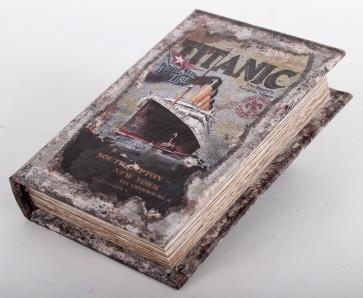 MB.KÖNYVDOB.TITANIC   14*10