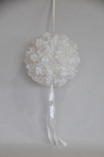 Gömb rózsákkal mûanyag 20cm fehér