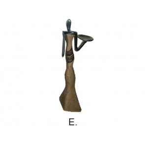 Szobor : A nõ ( E)bal kezében tálca