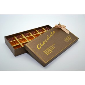Csokoládésdoboz 18szekc. 24*12*4 cm